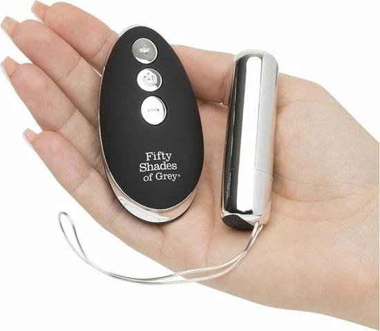 Fifty Shades Relentless Vibrations Remote Control Pleasure Egg - Zwart/ Zilver 5 Fifty Shades Relentless Vibrations Remote Control Pleasure Egg - Zwart/ Zilver - Afbeelding 5