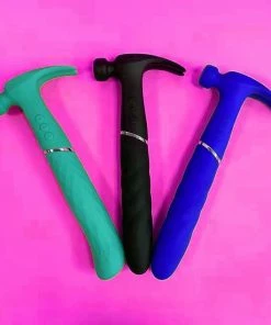 Qarano Sweet Black Hammer - Vibrators Voor Vrouwen - Wand Vibrator - 21 Vibratie Standen - Clitoris Stimulator - Tepel Stimulator - Elektrische Dildo - Anaal - Seksspeeltje - Sextoy - G-Spot Booster - Massager - Intense Orgasme -Cottelli Collection Shop 550x550 13