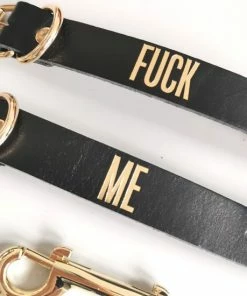 Provocater PROVOCATEUR - Leren Tekst Cuffs "FUCK ME" - Leren Handboeien Met Tekst - Leren Armbanden Set Met Test - Sexy Cadeau Idee - Kinky Cadeau - Leren Boeien Met Text - Echt Leer Zwart Met Goud 9 Provocater PROVOCATEUR - Leren Tekst Cuffs "FUCK ME" - Leren Handboeien Met Tekst - Leren Armbanden Set Met Test - Sexy Cadeau Idee - Kinky Cadeau - Leren Boeien Met Text - Echt Leer Zwart Met Goud -Cottelli Collection Shop 550x550 36